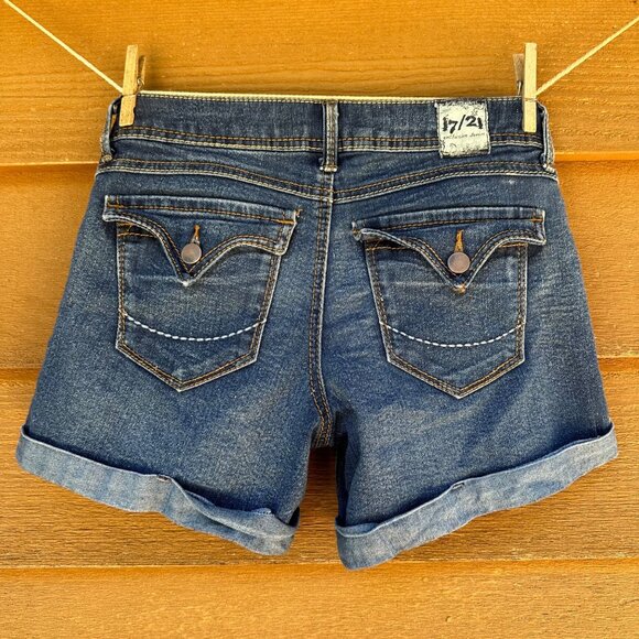 17/21 Exclusive Denim HIgh Rise  Cuffed Blue Jorts Jean Shorts SIze 2 - Picture 5 of 7